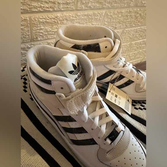 Adidas Forum Mid White & Black - Picture 2 of 8